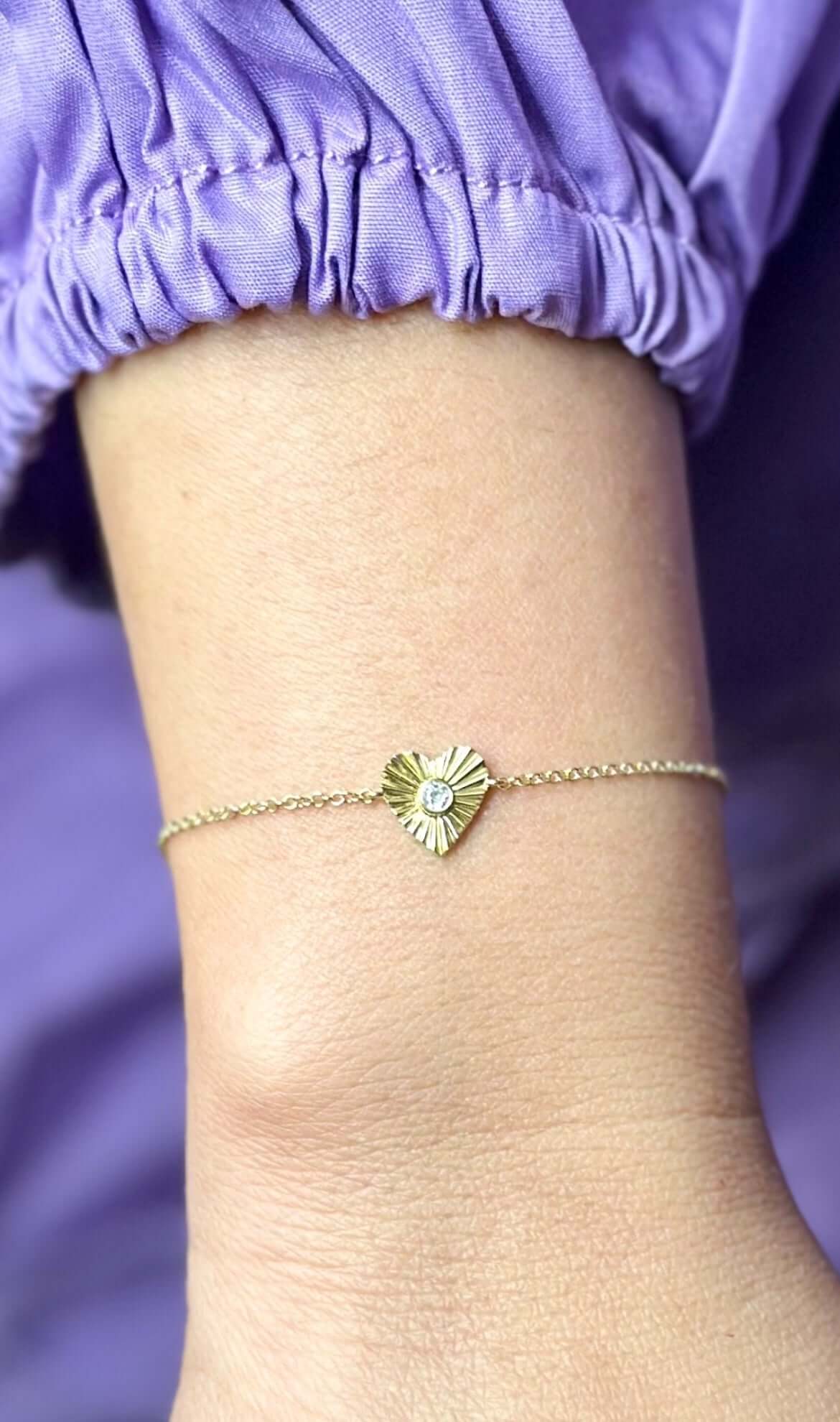 Striped Heart Center Natural Diamond Bracelet